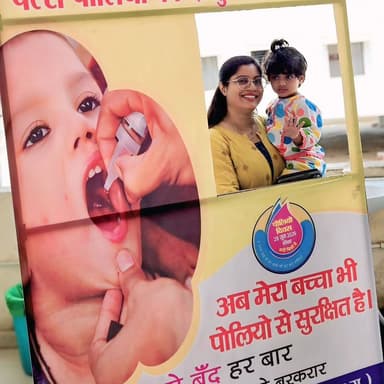💧💙 दो बूंद... सुरक्षित बचपन की सबसे बड़ी ढाल।
जिला चिकित्सालय सूरजपुर में कलेक्टर श्रीमती रेना जमील ने अपनी पुत्री एवं अन्य बच्चों को पोलियो ड्रॉप पिलाकर पल्स पोलियो अभियान-2026 का शुभारंभ किया। इस दौरान उन्होंने अभिभावकों से अपने बच्चों को पल्स पोलियो की दो बूंद पिलाने अपील की।
👶 0 से 5 वर्ष तक का हर बच्चा—पोलियो की दो बूंद ज़रूर पिलाएं।
📍29 एवं 30 जून को स्वास्थ्य टीमें आपके घर भी पहुँचेंगी।
#PulsePolio #DoBoondZindagiKi #PolioFreeIndia
@chhattisgarhcmo @dpr.chhattisgarh @rena_jamil_ias
💧💙 दो बूंद... सुरक्षित बचपन की सबसे बड़ी ढाल।
सूरजपुर में कलेक्टर श्रीमती रेना जमील ने अपनी पुत्री एवं अन्य बच्चों को पोलियो ड्रॉप पिलाकर पल्स पोलियो अभियान-2026 का शुभारंभ किया। इस दौरान उन्होंने अभिभावकों से अपने बच्चों को पल्स पोलियो की दो बूंद पिलाने अपील की।
👶 0 से 5 वर्ष तक का हर बच्चा—पोलियो की दो बूंद ज़रूर पिलाएं।
📍29 एवं 30 जून को स्वास्थ्य टीमें आपके घर भी पहुँचेंगी।
#PulsePolio #DoBoondZindagiKi #PolioFreeIndia
@chhattisgarhcmo @dpr.chhattisgarh @rena_jamil_ias