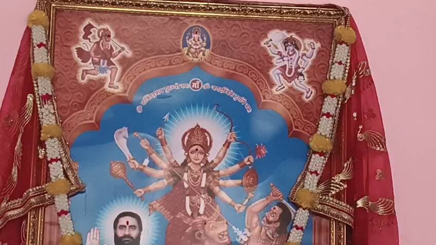 कटनी जिले के रीठी महाआरती में शामिल होकर मां भगवती व गुरूदेव भगवान का आशीर्वाद किया
#bmks #katni #mp #bscp