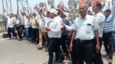 अधिवक्ताओं का धरना प्रदर्शन
#अलीगढ़ #धरना #प्रदर्शन
