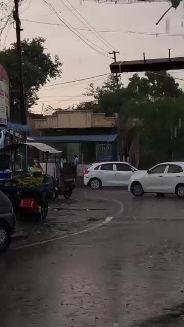 புதுக்கோட்டை சுற்றியுள்ள பகுதிகளில் இடியுடன் கூடிய கனமழைபொதுமக்கள் விவசாயிகள் மகிழ்ச்சி
