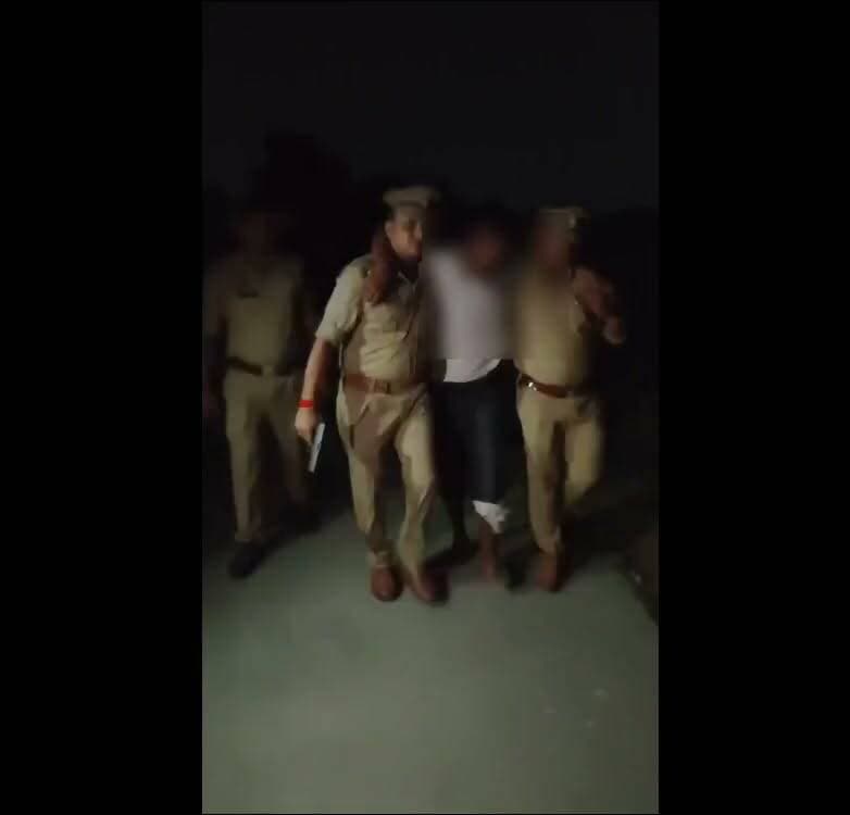 #Ghazipur #नन्दगंज पुलिस टीम द्वारा कुख्यात एवं शातिर अपराधी मुख्तार खान पुलिस मुठभेड़ में घायल/गिरफ्तार, कब्जे से 01 अदद अवैध तमंचा मय जिंदा व खोखा कारतूस बरामद #ghazipurnews61 #bharatnews61 #newsghazipur #गाजीपुर_समाचार #GhazipurNews #ghazipur Dr Iraj Raja IPS UP Police Amit Singh Sunita Singh Gahmari Piyush Kumar Rai Vishal Singh Chanchal Adarsh Rai Ghazipur Police Rajkumar Singh