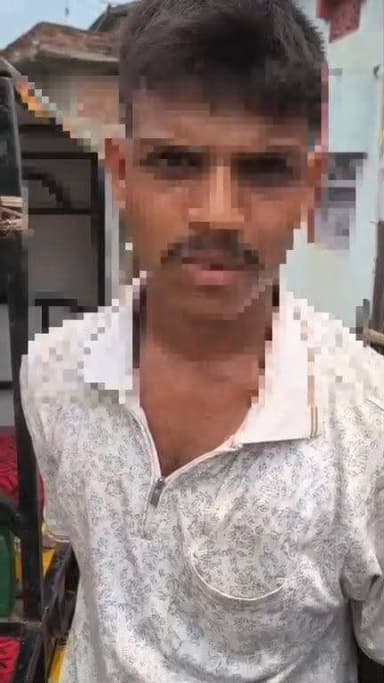 सीतामढ़ी में ई-रिक्शा से 108 लीटर नेपाली शराब जब्त, एक तस्कर गिरफ्तार
#Sitamarhi #BiharPolice #LiquorSeized #BiharLiquorBan #SitamarhiPolice #Kanhauli #CrimeNewsBihar #BreakingNews