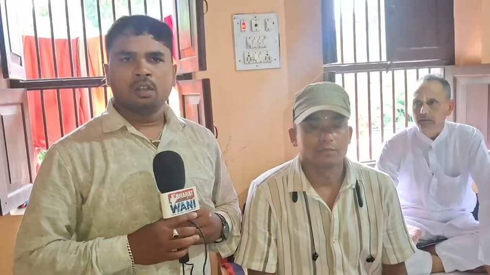 “कबीर अनुयायियों का मानना है— जन्म से ही हम कबीर के मार्ग पर हैं, क्योंकि कबीर सिर्फ नाम नहीं, एक विचार और जीवन जीने की राह हैं।”
#Kabir #KabirPanth #KabirVani #KabirJayanti #Rosera #BiharNews #SantKabir #KabirFollowers #ViralNews #Spirituality