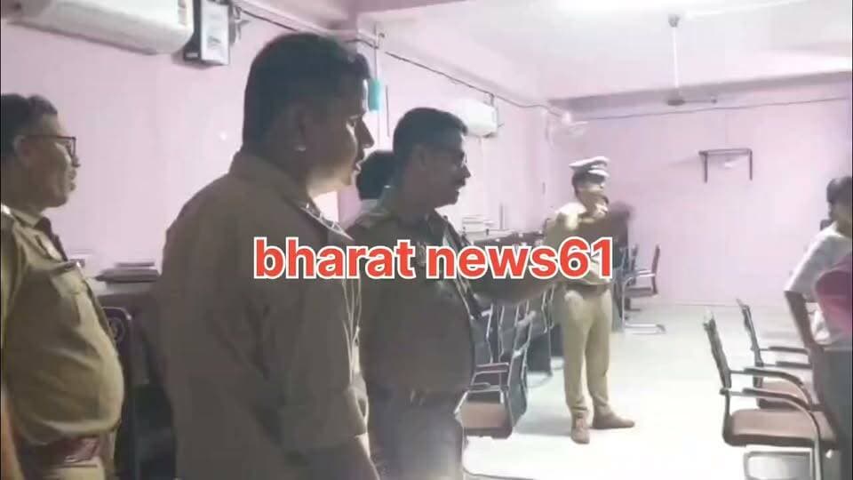#गाजीपुर।
शहर के 3 कोचिंग संस्थान किये गये सीज।
मानकों का उल्लंघन करने पर 3 कोचिंग संस्थान सीज।
सदर तहसील क्षेत्र में चल रहे है कुल 22 कोचिंग संस्थान।
अभियान के तहत सभी कोचिंग संस्थानों की चल रही जांच।
#ghazipurnews61 #bharatnews61 #newsghazipur #गाजीपुर_समाचार #GhazipurNews @highlight