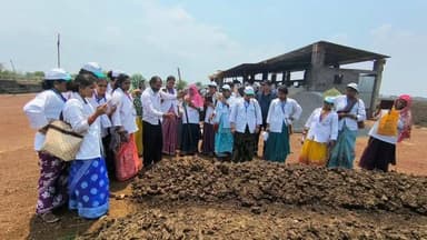 भारतीय स्टेट बैंक ग्रामीण स्वरोजगार प्रशिक्षण संस्थान (एसबीआई आरसेटी), खैरागढ़ द्वारा संचालित A-HELP (पशु सखी) प्रशिक्षण कार्यक्रम के अंतर्गत प्रशिक्षणार्थियों का फील्ड विजिट ग्राम संडी, विकासखंड छुईखदान में आयोजित किया गया।
फील्ड विजिट के दौरान प्रशिक्षणार्थियों को आधुनिक पशुपालन एवं डेयरी व्यवसाय की व्यावहारिक जानकारी प्रदान की गई। प्रतिभागियों ने शासकीय पशु चिकित्सालय, संडी का भ्रमण कर पशुओं की स्वास्थ्य सेवाओं, ईयर टैगिंग, कृत्रिम गर्भाधान, टीकाकरण, डेयरी प्रबंधन तथा दुग्ध उत्पादन संबंधी प्रक्रियाओं को प्रत्यक्ष रूप से देखा एवं समझा।
#kcgdistrict
#sbirseti