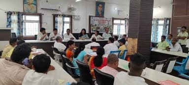 बेलागंज प्रखंड सभागार में जी राम जी कार्यक्रम को लेकर जनप्रतिनिधियों की हुई बैठक