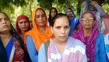 आंगनबाड़ी कार्यकर्ता ने बोला भाजपा को नहीं देंगे वोट, सूनिए क्या कहां
भाजपा किसान मोर्चा Mahila Morcha BJP Rajasthan District Collector & Magistrate - Alwar Women and Child Development Department, Rajasthan #alwar #highlight #RajasthanNews #राजगढ़