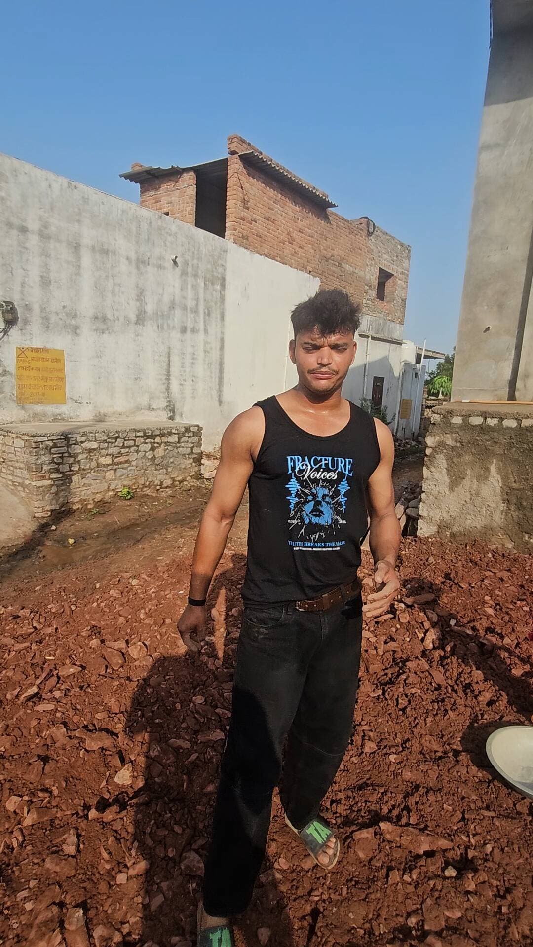 साझा रास्ते पर किए गए अतिक्रमण को हटाने और अभद्र व्यवहार/गाली-गलौज को रोकने हेतु अंतिम चेतावनी।
