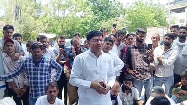 डकैत #जगन_गुर्जर हत्याकांड की CBI जांच की मांग...जगन गुर्जर का परिवार अस्पताल की मोर्चरी के बाहर धरने पर बैठा....🛑
#Live #MarudharaToday #Rajasthan #RajasthanNews #Ajmer
#JaganGurjar