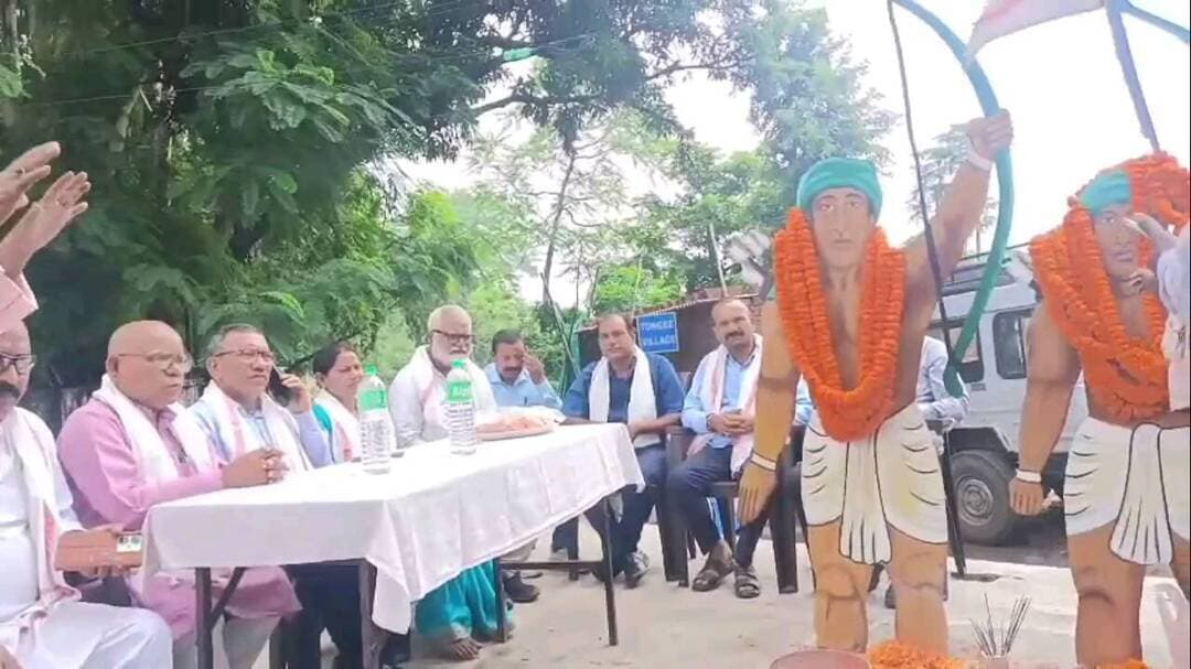 हुल क्रांति दिवस के अवसर पर मुख्य अतिथि के रूप में अरगडा क्षेत्र के GM साहब जी के द्वारा श्रद्धा सुमन अर्पित की गई...
