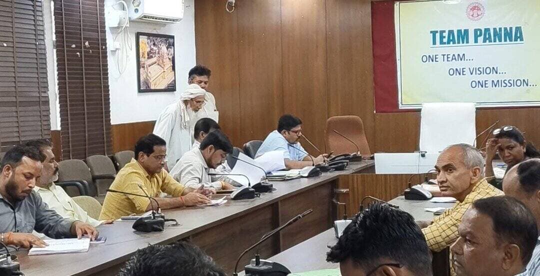 जनसुनवाई में आए 27 आवेदन
जिला मुख्यालय पर कलेक्टर कार्यालय में मंगलवार को संपन्न हुई जनसुनवाई में 27 आम लोगों की समस्याओं को सुनकर निराकरण किया गया। जनसुनवाई में विभागीय अधिकारियों ने आवेदकों की समस्याएं सुनकर निराकृत कीं।
<nis:link nis:type=tag nis:id=jansamparkmp nis:value=JansamparkMP nis:enabled=true nis:link/> <nis:link nis:type=tag nis:id=panna nis:value=panna nis:enabled=true nis:link/>
@JansamparkMP @CMMadhyaPradesh https://t.co/c7U3Rmlzlo