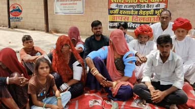 अमृत लाल ह#त्याकांड, 15 दिन में खुलासे के आश्वासन के बाद धरना स्थगित, 3 साल बाद भी पुलिस के हाथ खाली : जालोर। आहोर के भैंसवाड़ा निवासी अमृत लाल देवासी ह#त्याकांड के आरोपियों की गि#रफ्तारी की मांग को लेकर जालोर में चल रहा अनिश्चितकालीन धरना दूसरे दिन मंगलवार को स्थगित कर दिया गया। अतिरिक्त पुलिस अधीक्षक (ASP) मोटाराम ने पीड़ित परिवार और प्रदर्शनकारियों को आगामी 15 दिनों के भीतर मामले का खुलासा करने का ठोस आश्वासन दिया, जिसके बाद परिजनों ने धरने को 15 दिन के लिए टालने का निर्णय लिया। पीड़ित परिवार का कहना है कि वे पिछले तीन साल से सिर्फ आश्वासनों के भरोसे जी रहे हैं। यदि इस बार भी पुलिस ने दिए गए 15 दिनों के समय (आश्वासन) में ह#त्याकांड का पर्दाफाश कर आरोपियों को गि#रफ्तार नहीं किया, तो वे एक बार फिर उग्र आंदोलन और अनिश्चितकालीन धरने के लिए मजबूर होंगे।