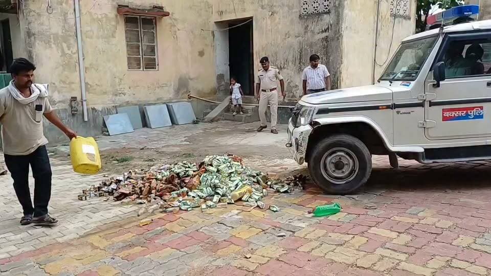 धनसोईं थाना मे जब्त शराब किया गया नष्ट, कई अधिकारियों की उपस्थिति में हुआ विनष्टीकरण, #शराबबंदी #बिहार