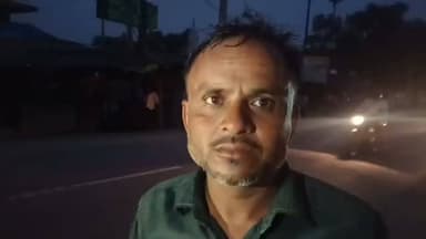 #बदायूं: उसावा थाना क्षेत्र के कस्बा उसावा में तेज रफ्तार ट्रक ने सड़क किनारे खड़े एक युवक को कुचल दिया, जिससे उसकी मौके पर ही दर्दनाक मौत हो गई। हादसे के बाद मृतक के दो बच्चों के सिर से पिता का साया उठ गया। पुलिस ने ट्रक को कब्जे में लेकर शव को पोस्टमार्टम के लिए भेज दिया। परिजनों ने आरोप लगाया कि उनके पहुंचने से पहले ही पुलिस शव को पोस्टमार्टम के लिए ले गई। मौके पर पहुंचे नायब तहसीलदार जितेंद्र कुमार ने घटनास्थल का जायजा लिया। पुलिस मामले की जांच में जुटी है।
#Badaun #Usawan #RoadAccident #TruckAccident #BreakingNews #UPNews #Accident #SadNews #ViralNews #HindiNews