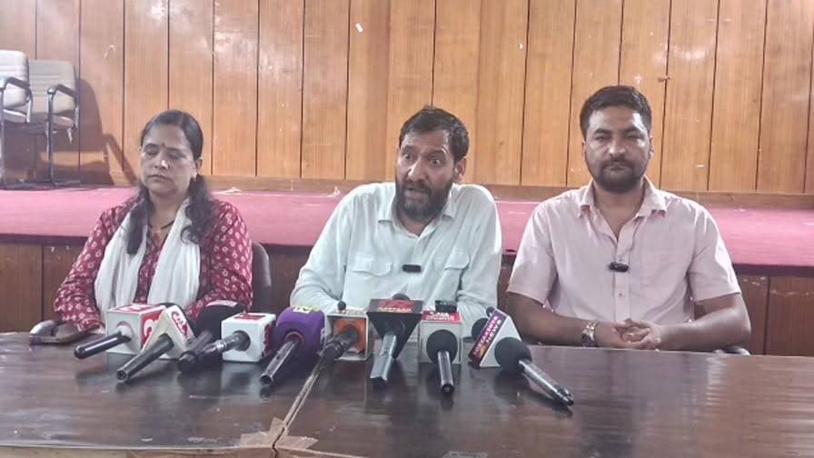 Live:-भ्रष्टाचार और सेटिंग गेटिंग का बड़ा खुलासा।पर्यटन विभाग #Account officer पर #रिश्वत लेने के गंभीर आरोप।
#followerseveryonehighlights
@topfans