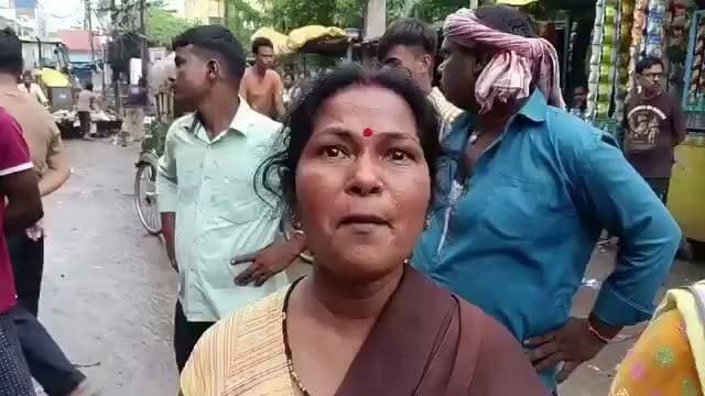 चिराग पासवान के हाजीपुर में पासवान जाति के मरीज को, डॉक्टर ने पहले जाति पूछा उसके बाद इलाज किया, फिर मरीज की मौत हो गई..!
चिराग पासवान ने बिहार के पासवानों को मौत के मुंह में ढकेल दिया है...#chiragpaswan #chirag #LJPR #biharpolitics