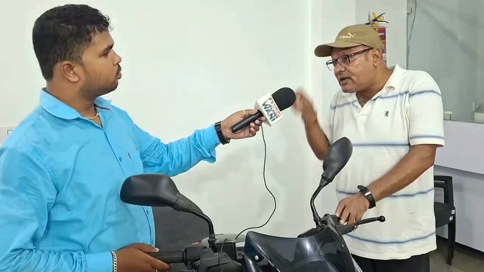 बाइक खरीदते ही Switzerland टूर फ्री?
बेगूसराय में ऑफर ने मचाई सनसनी… सच जानकर आप भी कहेंगे — ये क्या चल रहा है! 🔥
#Begusarai #BiharNews #BikeOffer #SwitzerlandTrip #ViralNews #OfferAlert #ScamAlert #BreakingNews #TrendingNow #ViralPost #NewsUpdate #Beware #Bihar #SocialMediaBuzz #MustWatch