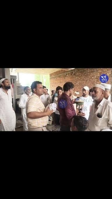 निशानदेही को लेकर हुआ विवाद....... शिकायकर्ता को दी जा*न से मारने की धमकी...... मौके पर करवाई गई निशानदेही......
.
.
.
.
.
#awaazharyanaki
#yamunanagarjagadhri
#HaryanaNews
#khizrbad
#blackmail
