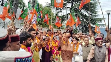 पंचायत समिति सलूणी अध्यक्ष एवं उपाध्यक्ष का हुआ गठन
सुनील पहाड़ी ✍️
सलूणी में पंचायत समिति के अध्यक्ष बने छाया देवी जी एवं उपाध्यक्ष मदन ठाकुर
सलूणी को मिली नायका अध्यक्ष ओर नायक उपाध्यक्ष
📌 पल-पल की अपडेट के लिए हमारे साथ जुड़े रहें।
#PanchayatSamiti #PresidentElection #VicePresident #Himachal #Chamba #Salooni #PahadiNews #BreakingNews #LocalNews #Panchayat #HimachalNews #teg #pahadinews