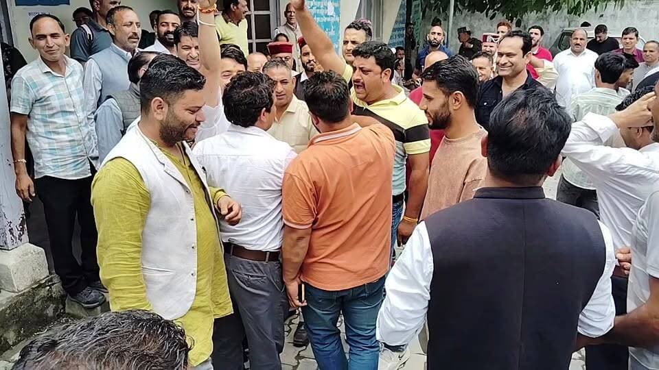 भाजपा👊
#PanchayatSamiti #PresidentElection #VicePresident #Himachal #Chamba #Salooni #PahadiNews #BreakingNews #LocalNews #Panchayat #HimachalNews #teg #pahadinews