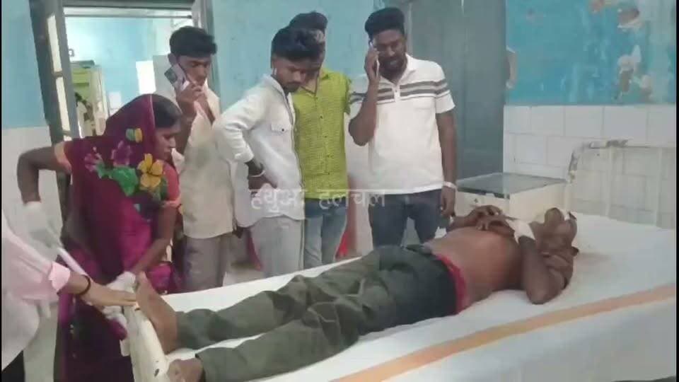 गोपालगंज - मीरगंज में जिगना ढाला के समीप कार और ई-रिक्शा की टक्कर, चार घायल, गोपालगंज रेफर
#todaynews #news #HindiNews #CrimeNews #viralnews #firstnews #newsupdate #newvideo #PublicNews #hathuanews #Gopalganj #spgopalganj #policeofficer #hathuahalchal #SiwanNews #thawe #News #halchalnews #GopalganjPolice