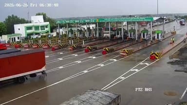 कौशांबी में मौत का टैंकर: LPG रिसाव के बाद आग का तांडव, 26 जून को धमाके से दहला था सिहोरी टोल प्लाजा, 4 की मौत, CCTV में कैद खौफनाक मंजर! #Kaushambi #BreakingNews #LPGBlast #FireAccident #CCTVFootage #SihoriTollPlaza #UttarPradesh #AccidentNews https://t.co/T1jIwzzmQG
