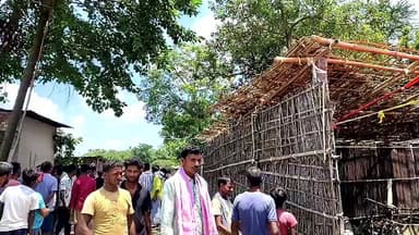 पूर्णिया के सांसद महोदय पप्पू यादव को खुटा बैजनाथपुर वार्ड नंबर 6 में प्रस्थान करने वाले हैं संजय मेहता के ह/त्या कां/ड को लेकर