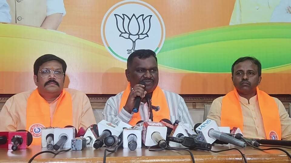 LIVE BJP Jharkhand Press Conference | Amar Bauri PC Live | BJP Pradesh Karyalay Ranchi | 3 July 2026
#AmarBauri #BJPJharkhand #BJPLive #PressConference #Ranchi #Jharkhand #RanchiNews #JharkhandNews #PoliticalNews #LiveNews #BreakingNews #BJP #AmarBauriLive #PressMeet #RanchiClubTV #NewsLive #HindiNews #3July2026 #LiveStream #jharkhandpolitics