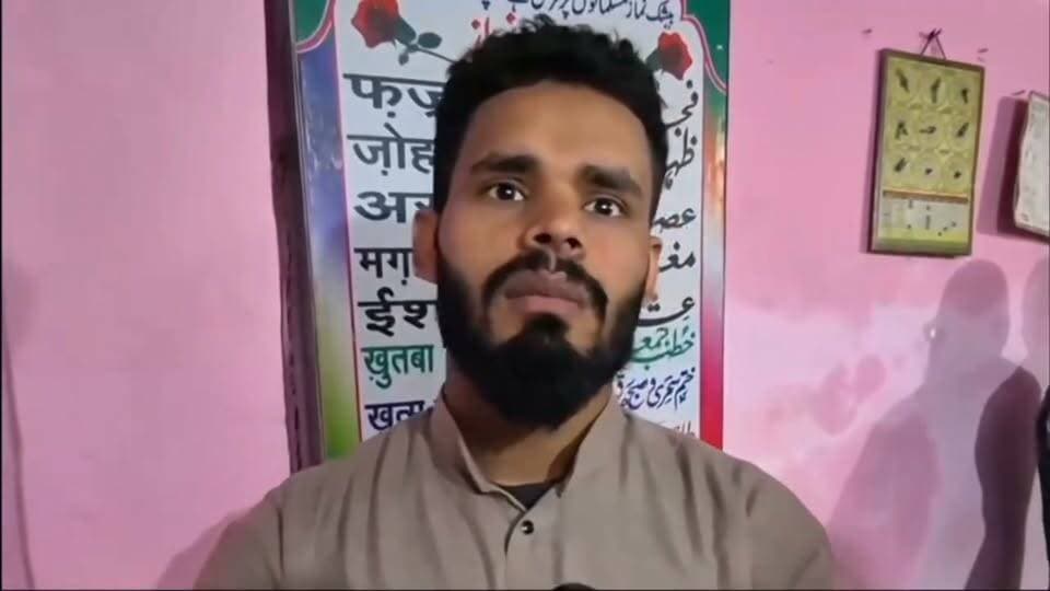 बिग ब्रेकिंग: बद्रीनाथ के मुख्य पड़ाव पर मदरसा! जोशीमठ में आवासीय परिसर के भीतर कथित अवैध मदरसे पर बजरंग दल की नाराजगी.एसडीएम को सौंपा ज्ञापन।
#बद्रीनाथ #जोशीमठ #मदरसा #बजरंगदल