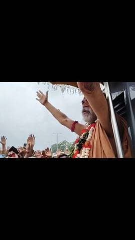भाजपा के गढ़ यूपी के शाहजहांपुर में शंकराचार्य का आगमन,#सीएम_योगी पर साधा.....see more