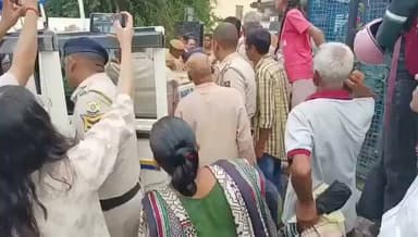 जमीनी विवाद ने पकड़ा तूल, सुन्दरनगर में पुलिस टीम का घेराव #Mandi #viralreelschallenge #video #accidentedeauto #HimachalPradesh #policeofficer #followerseveryone #followers #highlightseveryone #highlightsfollowers #highlights