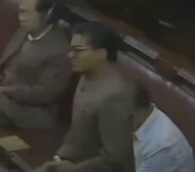 समाजवादी पार्टी के रामगोपाल यादव राम भक्तों पर कैसे गोलियां चलवाई अपने बयान को देते हुए यह वीडियो सोशल मीडिया पर बहुत तेजी से वायरल हो रहा है
समाजवादी राम भक्त...
अखिलेश यादव को राम मंदिर पर बोलने से पहले प्रभु राम से और सनातनी जनता से हाथ जोड़कर माफी मांगनी चाहिए?
#up #questionsnews #bjp #millionviews #mp #viralreels #viralvideo #rammandir #ayodhya #babrimasjid