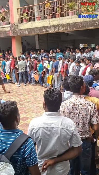भीड़ नियंत्रित करने के लिए बुलानी पड़ी पुलिस, ड्राइविंग लाइसेंस बनवाने हेतु गोविंदपुर प्रखंड में भारी भीड़।
#hilights #public #dhanbad #reals #govindpur