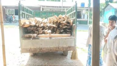মৰিগাঁও বন বিভাগৰ অভিযান। ৰাজ্য চৰকাৰৰ নৱনিযুক্ত বন মন্ত্ৰী জয়ন্ত মল্ল বৰুৱাই শেহতীয়াকৈ বন কৰ্মী সকলক দিয়া কঠোৰ নিৰ্দেশৰ পিছত আজি মৰিগাঁও আৰু নগাঁও জিলা বন বিভাগৰ বিষয়াৰ নেতৃত্বত জিলাখনৰ লাহৰীঘাটৰ বিভিন্ন ঠাইত চলি থকা অবৈধ কাঠ মিল আৰু অবৈধ কাঠৰ দোকান সমূহৰ বিৰুদ্ধে অভিযান চলায়। এই অভিযানত বহু পৰিমাণৰ মূল্যবান কাঠ জব্দ কৰাৰ লগতে অবৈধ মিল আৰু অবৈধ কাঠৰ দোকান সমূহ চিল কৰিছে।