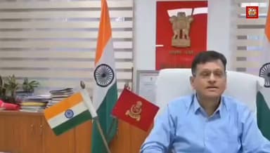 बैरगनिया का गौरव, सीतामढ़ी की शान! 🇮🇳
बैरगनिया के बेटे और दिल्ली के जिला पदाधिकारी अजय सर पर पूरे बैरगनिया एवं सीतामढ़ी को गर्व है।
आपकी मेहनत, ईमानदारी और सफलता आज क्षेत्र के युवाओं के लिए प्रेरणा बन चुकी है। इसका परिणाम है कि आज बैरगनिया प्रखंड के 5 विद्यार्थियों का BPSC परीक्षा में चयन हुआ है।
कामना है कि आपका मार्गदर्शन और आशीर्वाद इन सभी नवचयनित अधिकारियों पर बना रहे तथा वे भी समाज और देश की सेवा पूरी निष्ठा से करें।
हार्दिक बधाई एवं उज्ज्वल भविष्य की शुभकामनाएँ! 🌸
#Bairgania #Sitamarhi #BPSC #Success #Inspiration