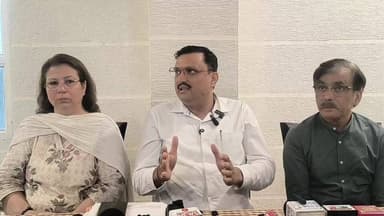 किच्छा खान फार्म विवाद में नया मोड़!
कांग्रेस नेता प्रियंका गांधी वाड्रा की जेठानी सायरा वाड्रा सिविल कोर्ट और हाईकोर्ट के आदेशों के साथ आईं सामने, वसीयत को लेकर पेश किए दस्तावेज।
#Kichha #KhansFarm #SairaVadra #PriyankaGandhi #Uttarakhand #CourtOrder #HighCourt #CivilCourt #PropertyDispute #BreakingNews #UdhamSinghNagar #NewsUpdate Tilak Raj Behar II Tilak Raj Behar Rajkumar Thukral Rajkumar Thukral #ShivArora Sushil Gaba Sanjay Juneja Sanjay Thukral