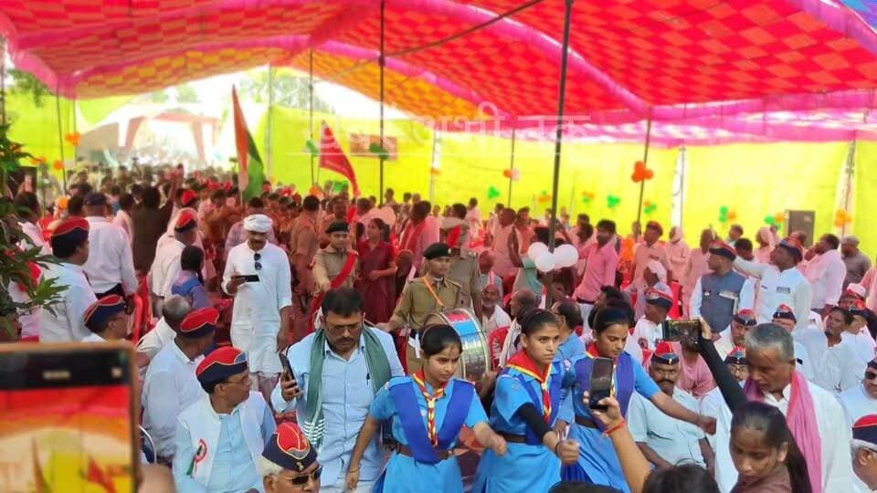 बीबीपुर में उमड़ा जनसैलाब, ब्रिगेडियर उस्मान के शहादत दिवस पर हजारों लोगों ने दी श्रद्धांजलि #BrigadierUsman #ShaheedDiwas #Bibipur #Mau
