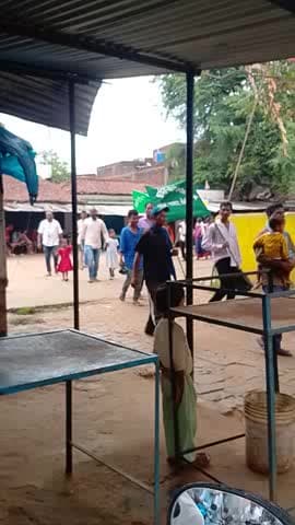 khunti jila ke tapkara Thana bajar dad se rayali atedasara dad ko hohe huwe bajar dad ki pas koil karo ki sabada mi bat