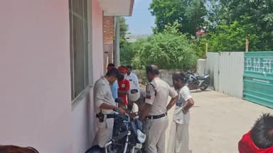 छतरपुर नगर: तलैया में मिला युवक का शव, दो दिन से था लापता; एसडीआरएफ की तलाश के बाद सुबह पानी में तैरता मिला शव।