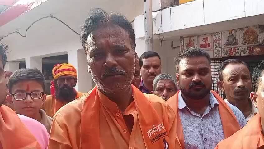 # बाराबंकी
उद्धव ठाकरे के आवाहन पर अयोध्या शिवसैनिको ने की राम रक्षा महाआरती एवं हनुमान चालीसा पाठ
#अयोध्या #लूट