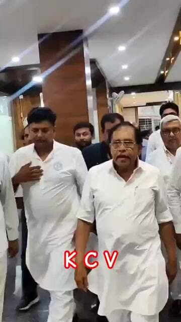 k c veerendra pappy with DCM G parameshwar #chitradurga #gparameshwara #pappy #viralvideo