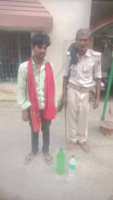 नालंदा में शराब तस्करों पर बड़ा एक्शन! 6 लीटर देसी शराब के साथ तस्कर गिरफ्तार, #NationalNalandaNews