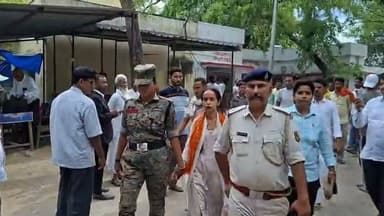 सानिया खातून ने हिंदू रीति रिवाज के साथ अपने प्रेमी सनोज ठाकुर के साथ रचाई शादी, हाथ जोड़कर गिड़गिड़ाते रह गए परिवार वाले। #vivaah #bihar #politics #political