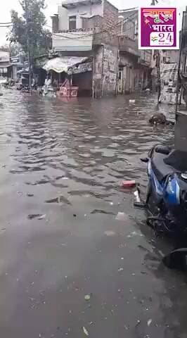 बहादुरगढ़ में रविवार को हुई बारिश में कई कॉलोनी व सड़के हुई जलमग्न, घरों में घुसा पानी