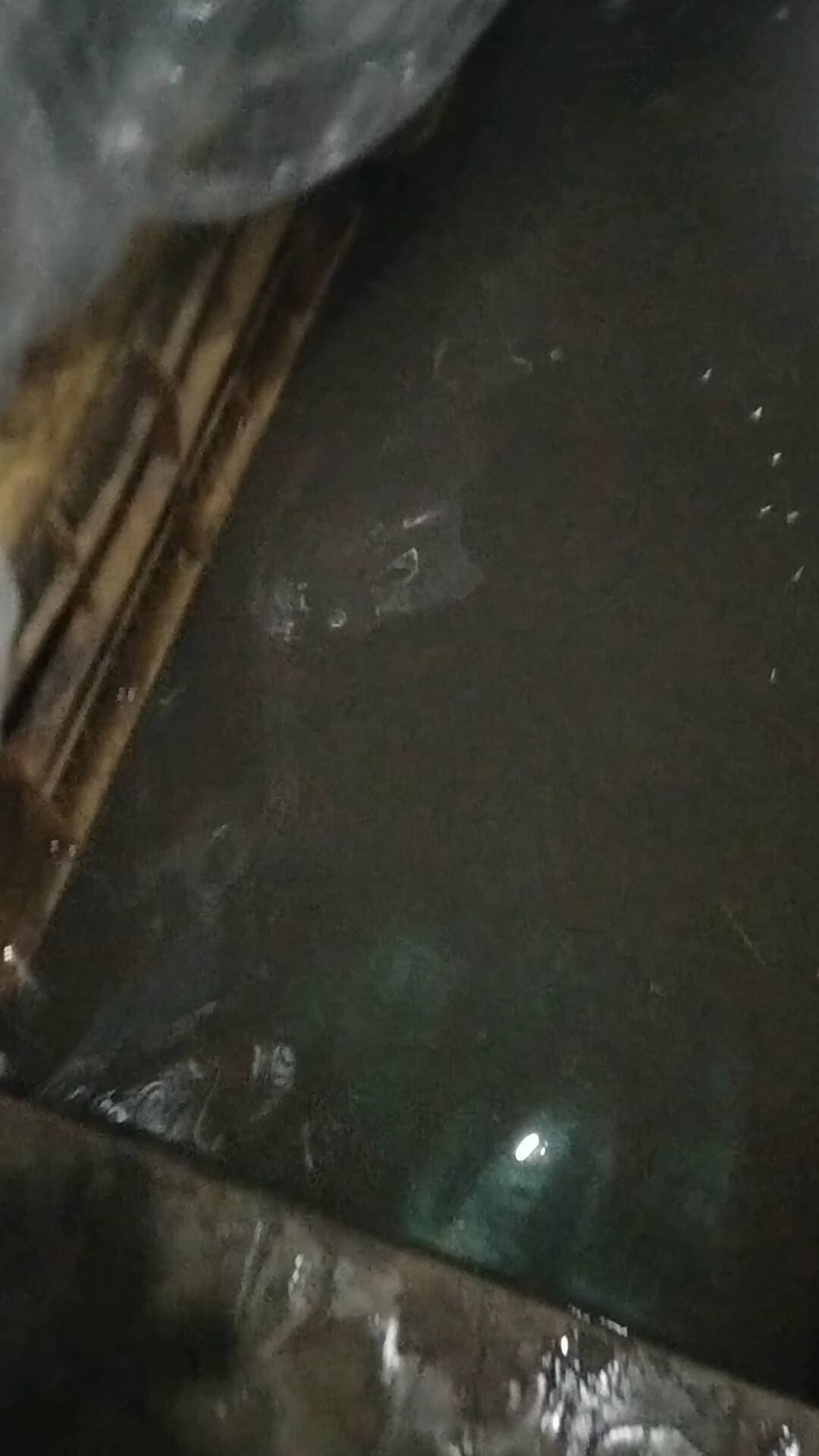 नया बस स्टैंड में गुप्ता जी के यहां मसाले की दुकान में पानी भर रहा है नगर पालिका से कोई सुनवा ही नहीं हो रही है बहुतबार