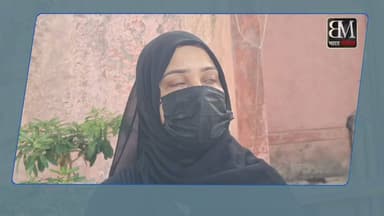 बलिया का बहुचर्चित जीजा-साली विवाद: क्या खत्म होगी तकरार, क्या मान जाएगी साली? 🔥✍️
बलिया का वह मामला जो इन दिनों हर तरफ चर्चा का विषय बना हुआ है, उसमें अब एक नया और बड़ा मोड़ आता दिख रहा है!
क्या है ताजा अपडेट?
ससुराल से आया बुलावा: छोटी बहन के घर से साली को विशेष बुलावा भेजा गया, जिसके बाद वह वहां पहुंची।
बहनों का जमावड़ा: मौके पर परिवार की अन्य बहनें भी मौजूद रहीं।
सुलह-समझौते का दौर: बंद कमरे में पारिवारिक विवाद को खत्म करने और आपसी सहमति बनाने का प्रयास तेजी से जारी है।
क्या सोनू फरसाटारी को मिलेगी बड़ी राहत? सबसे बड़ा सवाल यही बना हुआ है कि क्या साली एक बार फिर मान जाएगी? अगर यह समझौता कामयाब रहता है, तो सोनू फरसाटारी, उनकी पत्नी और बेटे के ऊपर चल रहे मुकदमों की वापसी का रास्ता साफ हो सकता है, जिससे पूरे परिवार को एक बड़ी राहत मिलने की उम्मीद है।
आखिर इस पूरे घटनाक्रम पर खुद साली का क्या कहना है? क्या वह सारे केस वापस लेने को तैयार है?
पूरी कहानी और हर एक अपडेट जानने के लिए जुड़े रहिए हमारे साथ...
👇 आपकी इस मामले पर क्या राय है? कमेंट में जरूर बताएं। #BalliaNews #BreakingNews #SocialMediaViral #PurvanchalNews #UttarPradesh #Ballia #LatestUpdate