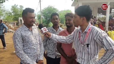 रायपुर के नकटी गांव में मकानों पर हुई प्रशासनिक कार्रवाई के बाद कई सवाल उठ रहे हैं। प्रशासन ने कार्रवाई को सरकारी भूमि से अतिक्रमण हटाने की प्रक्रिया बताया है, जबकि प्रभावित ग्रामीण अपनी वर्षों पुरानी बसाहट, सरकारी सुविधाओं और आवास योजनाओं से जुड़े सवाल उठा रहे हैं।
हमारे रिपोर्टर ने नकटी गांव पहुंचकर प्रभावित परिवारों से सीधे बातचीत की। कैमरे के सामने ग्रामीणों ने बताया कि घर टूटने के बाद उनके सामने रहने और परिवार को संभालने की गंभीर चुनौती खड़ी हो गई है। रिपोर्ट में मौके की स्थिति, ग्रामीणों का पक्ष और विधायक कॉलोनी को लेकर उठ रहे सवालों को सामने लाया गया है।
क्या किसी बस्ती को हटाने से पहले पुनर्वास की पर्याप्त व्यवस्था होनी चाहिए थी? यदि कुछ परिवार सरकारी योजनाओं का लाभ मिलने का दावा कर रहे हैं, तो उनके दस्तावेजों और पात्रता की स्थिति क्या है? इन सभी सवालों पर देखिए हमारी विशेष ग्राउंड रिपोर्ट।
#NaktiVillage #RaipurNews #ChhattisgarhNews #GroundReport #MLAColony #HousingIssue #RuralVoice #SANewsChhattisgarh का पार्ट 38