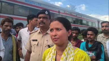 पति-पत्नी दोनों दरोगा फिर भी ट्रेन में मनचलों ने दोनों को कूट दिया, महिला दरोगा ने खूब की हंगामा। #indianrail #railways #biharpolice