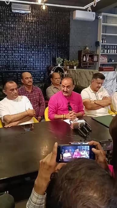 हाटी मामले में उद्योग मंत्री की असलियत जनता जान चुकी है। बीजेपी कार्यकर्ताओं पर झूठे मामले दर्ज करने बंद करो..और क्या बोले पूर्व विधायक बलदेव तोमर
#बीजेपीसरकार