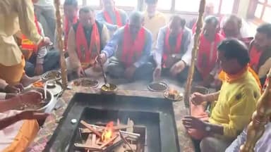 चंदा चोरी के विरोध में CM सुक्खू ने मंत्रिमंडल के साथ राम मंदिर में की पूजा-अर्चना
भरमौर -ब्यूरो रिपोर्ट
#CMSukhu #RamMandir #Shimla #ChandaChori #HimachalPradesh #Cabinet #TempleVisit #HimachalNews #BreakingNews #Himachal84TV #84TV #LatestNews #ShimlaNews